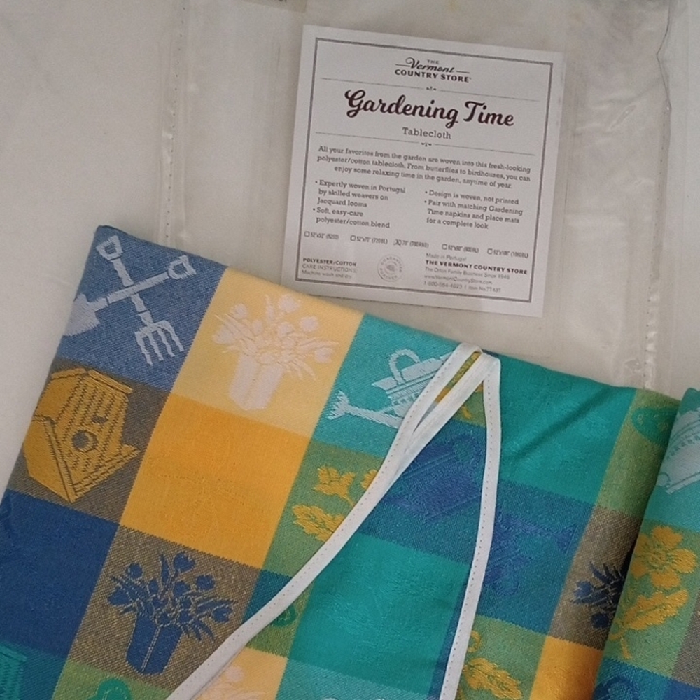 NOS Gardening Time Tablecloth "The Vermont Country Store" 70" Round Woven Blend